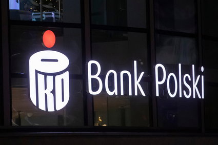 PKO BP szacuje koszt przewalutowania kredytów walutowych. Bank podał wstępne wyniki za IV kwartał
