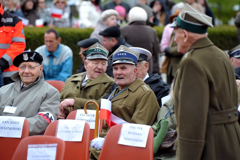 92- latek chciał wystąpić po prezydencie Dudzie. Nie pozwoli mu...