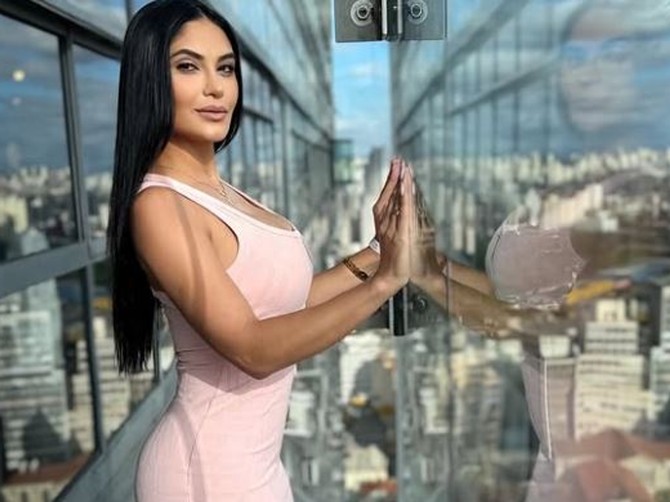 Misica Sara uhapšena zbog slika na Instagramu: Inspektorima je jedna stvar bila jako sumnjiva