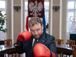 Nie likwidujemy, my reformujemy. Wywiad z ministrem zdrowia Łukaszem Szumowskim