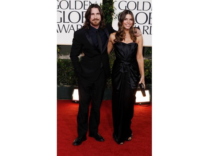 Christian Bale z żoną Sibi Blazic wystąpili jako doskonale dobrana para. Uściski i objęcia sugerują wzajemną bliskość. Równie dobrane pod względem kolorystycznym i stylistycznym były ich kreacje. Niestety, tu czerni wydało się zbyt dużo, nawet, jak na tak słynny filmowy mroczny charakter