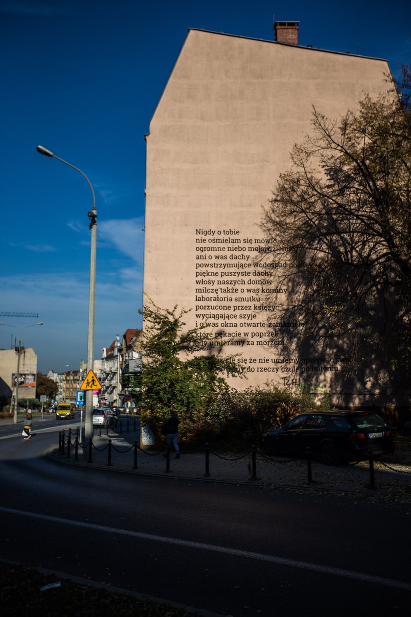 Poezja ozdobiła kamienice na Rynku Łazarskim