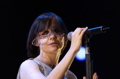 Bjork przedstawiał nowy teledysk. Jak zwykle jest niezwykle [WIDEO]