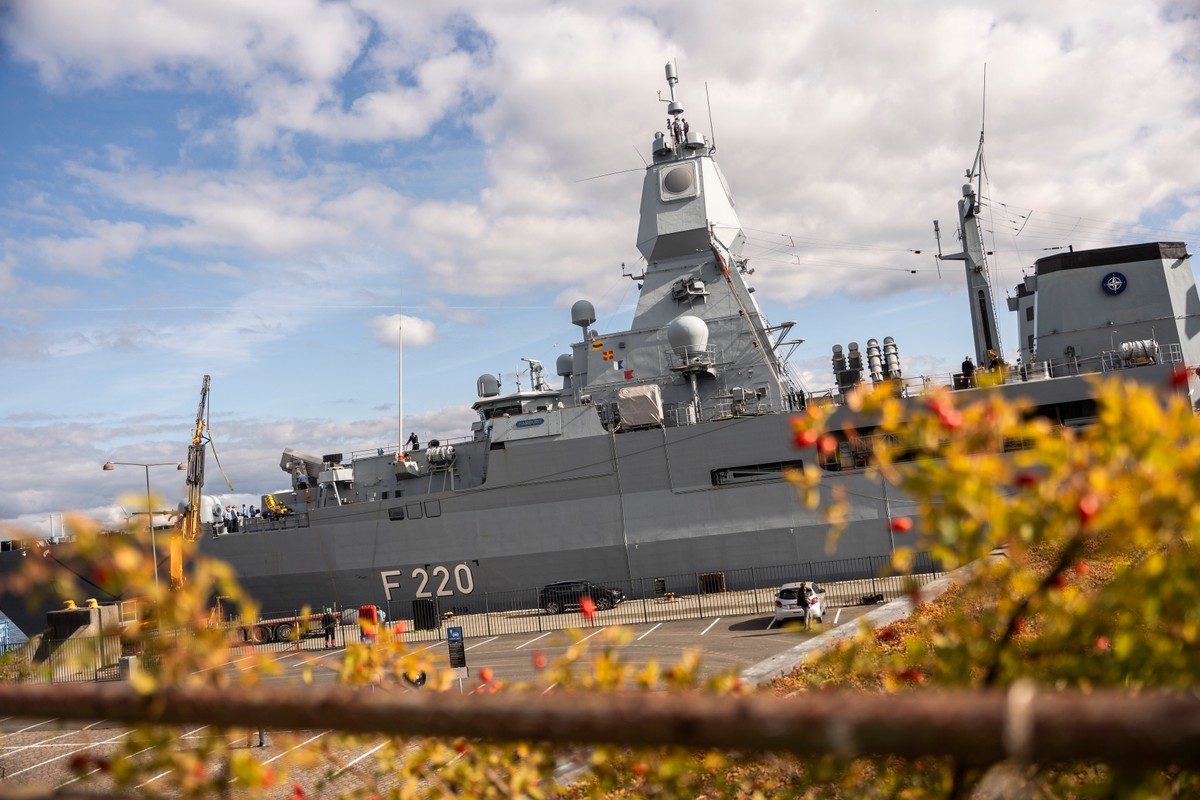 Niemiecki okręt FGS Hamburg F220 mam pozostać w porcie w Kopenhadze przez cały czas trwania szczytu UE