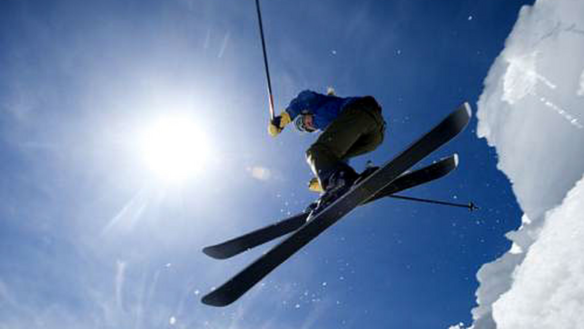 Nie od dziś wiadomo, że oprócz sprawdzonego, dobrego sprzętu, najmodniejszych kurtek i czapek narciarskich do jazdy na nartach potrzebna jest jeszcze odrobina kondycji fizycznej. Wtedy narty sprawiają więcej radości.
