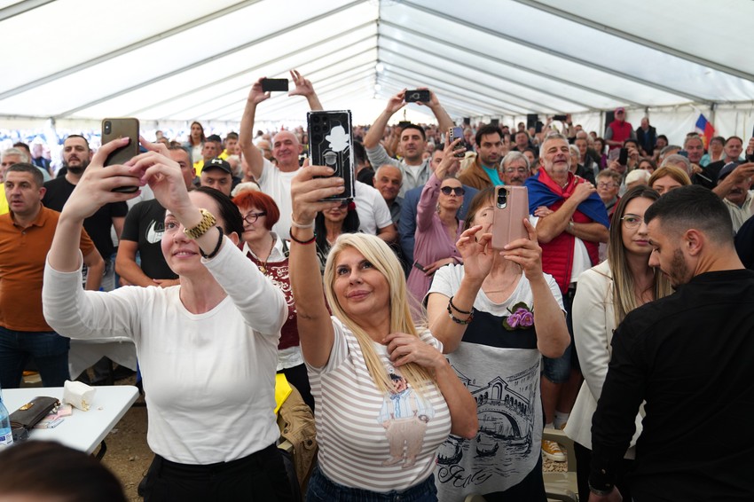 Vučić u Jelašnicu kod Zaječara sa građanima