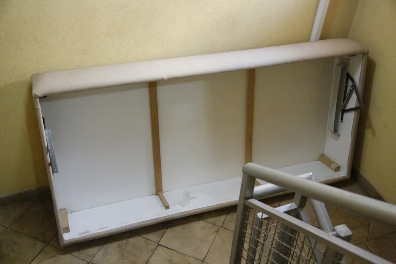 Gandijeva 106 mrtva devojka u stanu