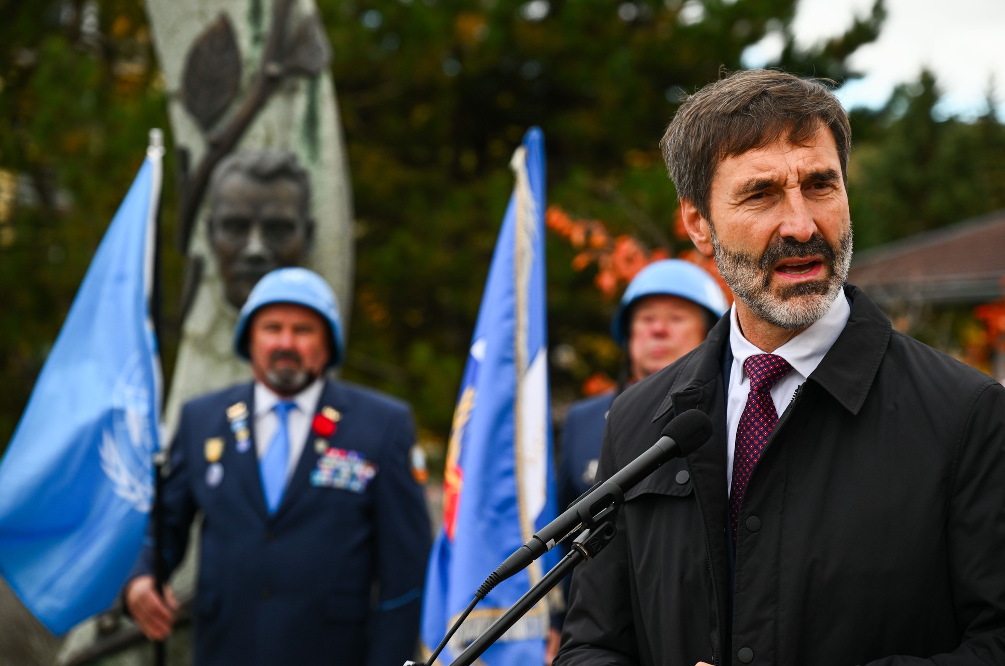 Minister zahraničných vecí a európskych záležitostí SR Juraj Blanár počas odhalenia pamätnej tabule k 80. výročiu vzniku OSN a úlohe Jána Papánka.