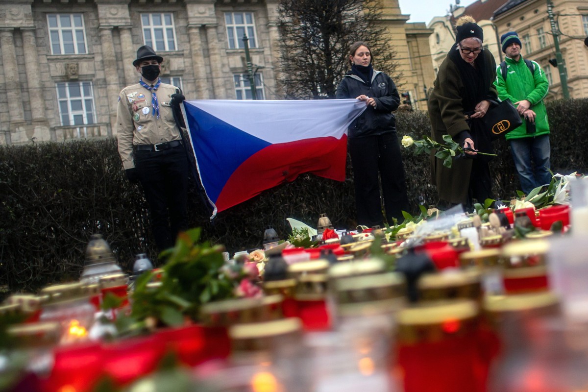 Czechy wprowadziły żałobę narodową po strzelaninie na Uniwersytecie Karola w Pradze. Napastnik zabił 14 osób