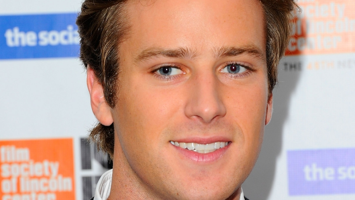 Aktor Armie Hammer otworzy w San Antonio własną cukiernię. Gwiazdor filmu "The Social Network" i jego żona Elizabeth Chambers zamierzają otworzyć w San Antonio w Teksasie własną cukiernię Bird Bakery, która rozpocznie działalność 28 listopada.