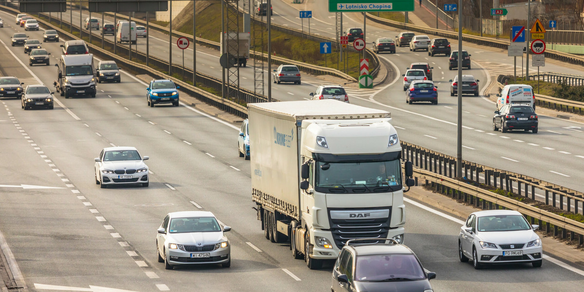 Kierowcy ciężarówek muszą przygotować się na dodatkowe 1500 km dróg płatnych.