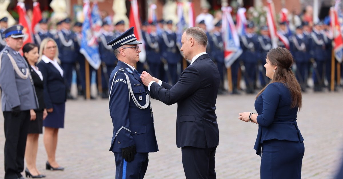 Tag der Polizei ohne Nominierungen von Generälen und Präsident Duda.  „Er beschloss, sich dafür zu rächen, dass er den Palast betreten hatte“