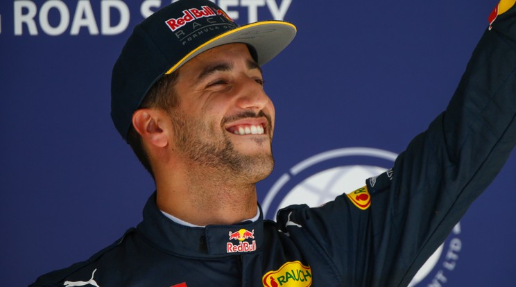 Ricciardo mindenkinek az arcára mosolyt csalt /Fotó: AFP