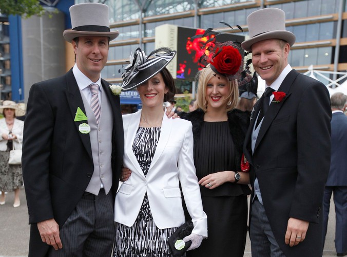 Byli brytyjscy krykieciści Michael Vaugn i Matthew Hoggard z żonami