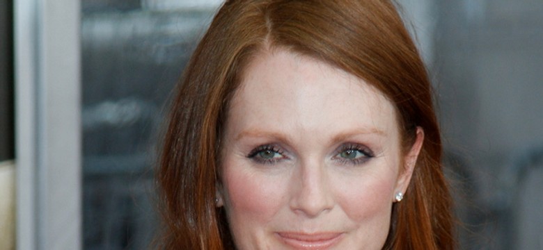 Julianne Moore w remake'u kultowego horroru