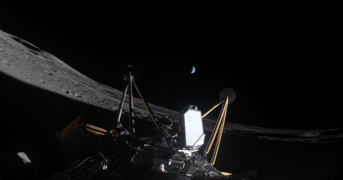 Photo taken on the moon shows what went wrong with an American space ...