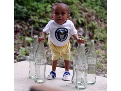 Niespotykanie niewielki człowiek