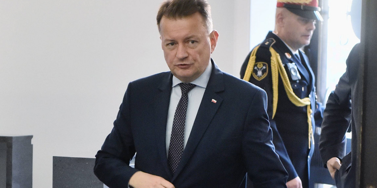 Wielkie zamówienie w MON. Minister Błaszczak zbroi się w długopisy.