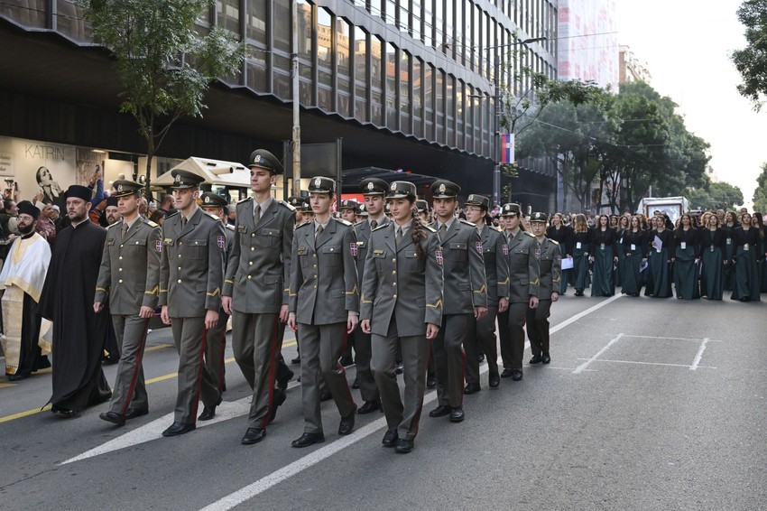 Ministar Gašić sa pripadnicima vojske prisustvovao Spasovdanskoj litiji