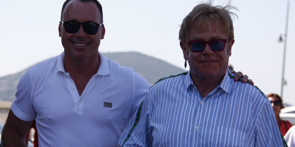 Elton John i David Furnish w Saint Tropez