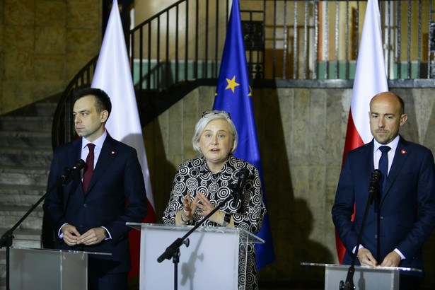 Marzena Czarnecka, Borys Budka, Andrzej Domański podczas briefingu prasowego z okazji inauguracji Ministerstwa Przemysłu