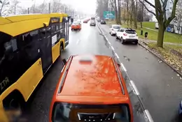 Taksówkarz nagle zahamował przed ciężarówką. Sam na siebie ukręcił bat [WIDEO]