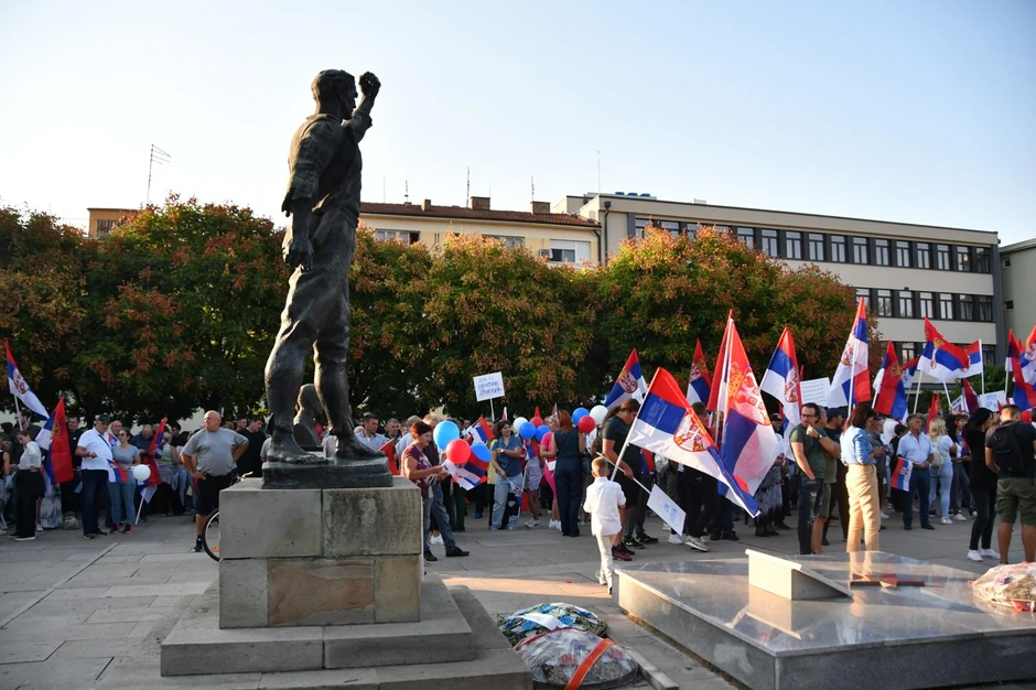 Okupljanja građana protiv blokada Ub