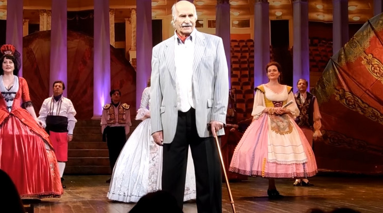 Vlagyimir Zelgyin, a 101. születésnapján, a színpadon / Fotó: Youtube