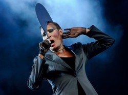 Grace Jones z siłą dubowego huraganu
