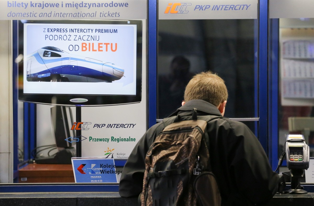 Kasy biletowe na Dworcu Centralnym w Warszawie