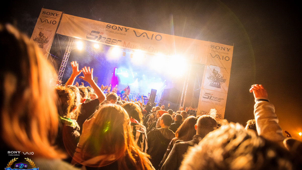 Ponad piętnaście tysięcy osób w tym ośmiuset zawodników przez trzy dni oraz dwie noce celebrowało synergie rowerów i muzyki podczas festiwalu Sony VAIO Joy Ride Fest, który właśnie zakończył się w Kluszkowcach.