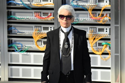 Karl Lagerfeld zawsze pokazywał się w tym identycznym zestawie ubrań