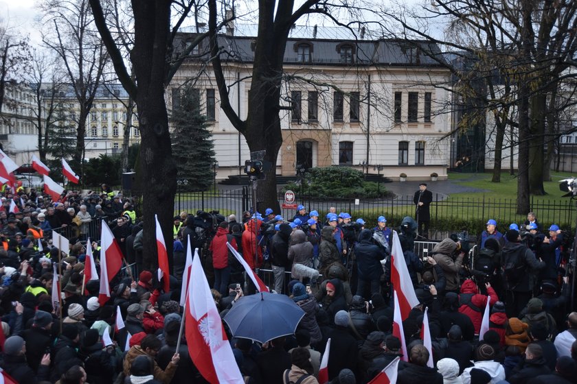 Protest pod Trybunałem