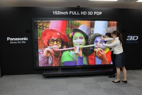 Największy jak dotąd wyświetlacz PDP powstał w tym roku w firmie Panasonic: ma przekątną 152 cale przy rozdzielczości 4096×2160 pikseli (źródło: Panasonic) 