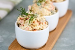 Błyskawiczny quiz z zakąsek modnych w PRL. Na pytanie 5 odpowie każdy