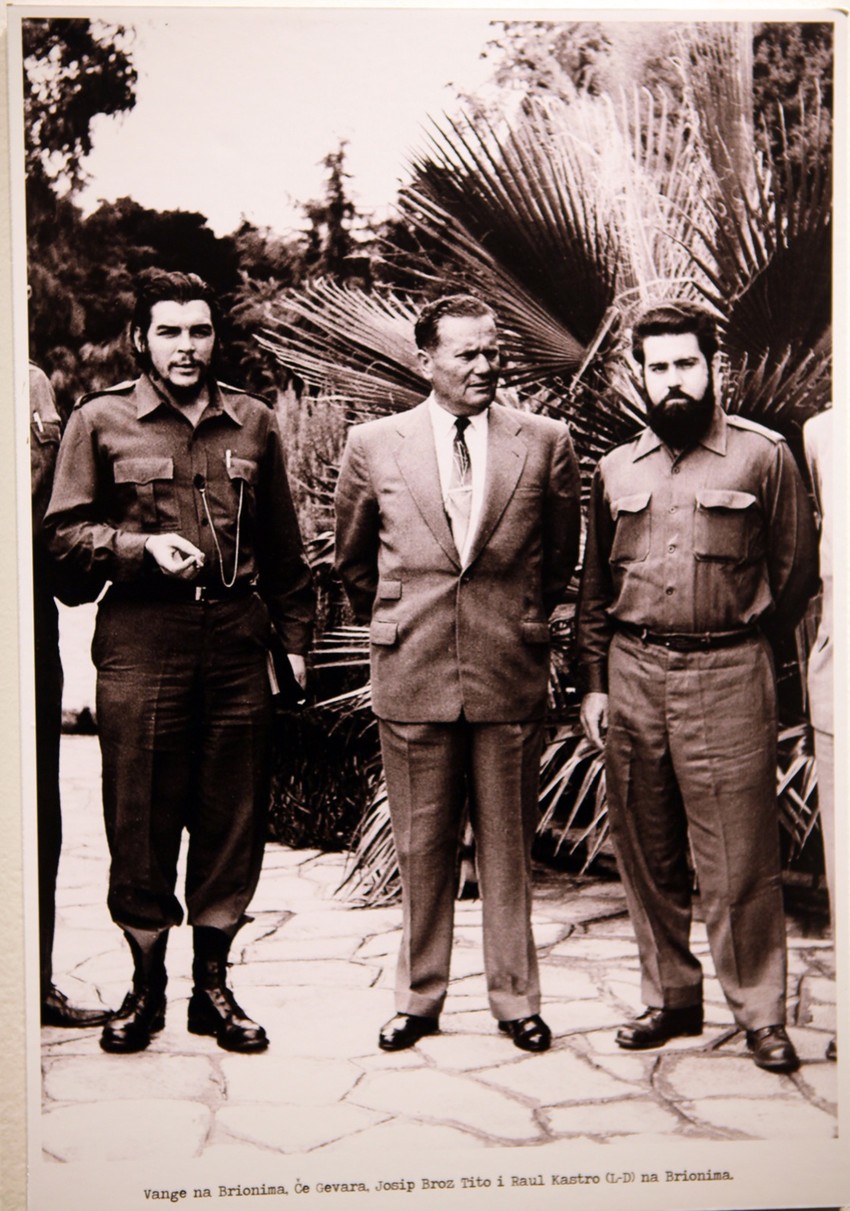 Če Gevara sa Titom