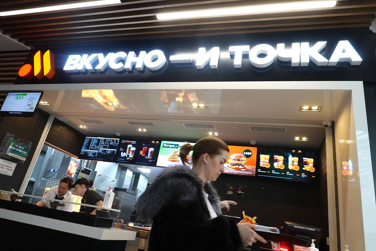 Rosyjska sieć fast foodów „Wkusno i toczka”.