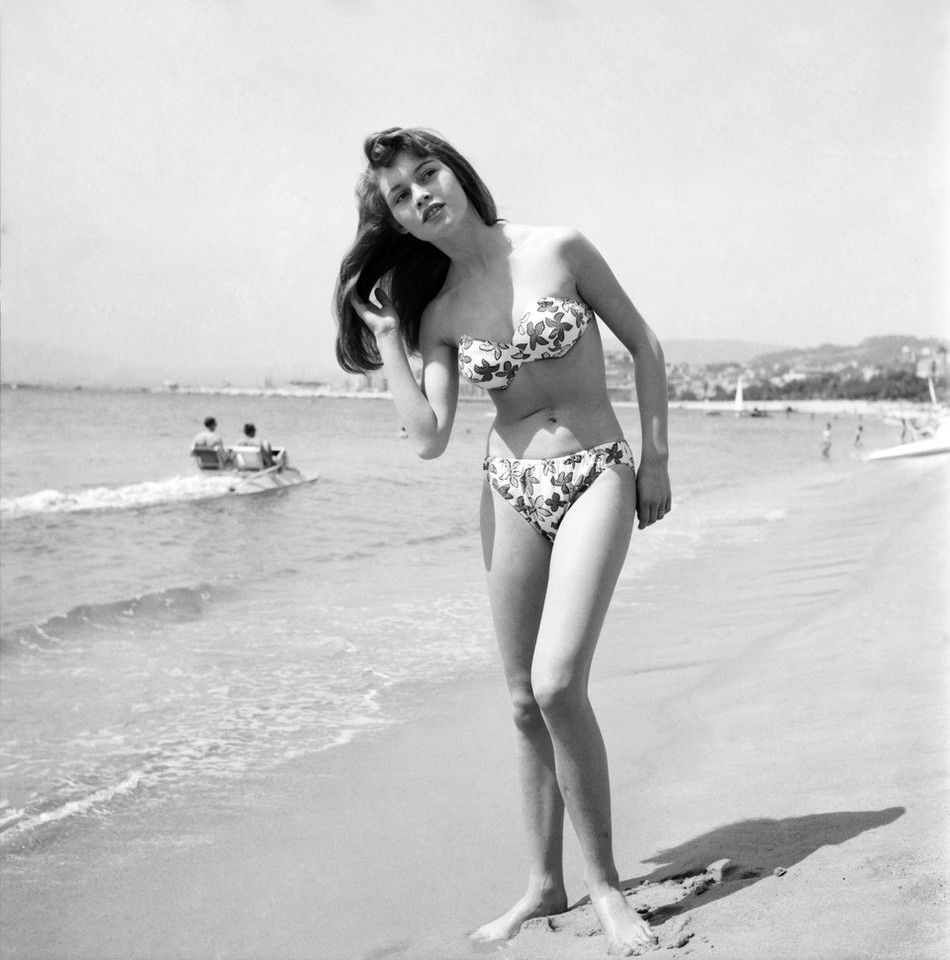 Brigitte Bardot na festiwalu w Cannes w 1953 r.
