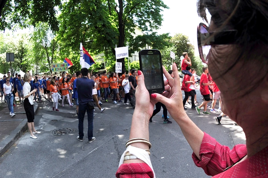 Njihova energija prenela se i na prolaznike, koji su ih radosno bodrili