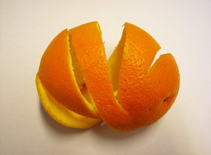 Narancshéjjal dörzsölte be egy ponton a lábát, utána szinte rögtön jobban lett!
