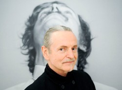 Sztuka Krzysztofa Wodiczki. Kościotrup gra na gzymsie