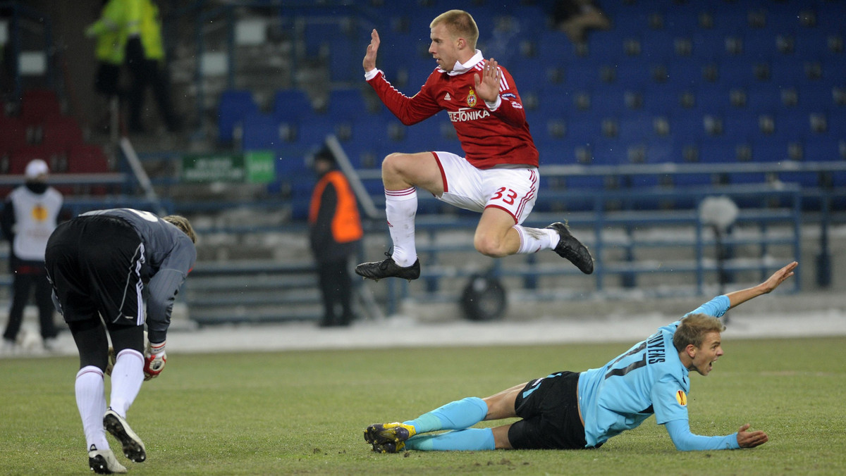 Poniedziałkowe derby Krakowa będą pierwszym takim występem w karierze młodego stopera Wisły - Michała Czekaja. Defensor Białej Gwiazdy w wywiadzie dla "Gazety Krakowskiej" przyznaje, że to spotkanie ma dla niego szczególny smak. - Pamiętam derby, podczas których podawałem piłki. Marzyłem wtedy, aby kiedyś zagrać w takim meczu - podkreśla Czekaj.