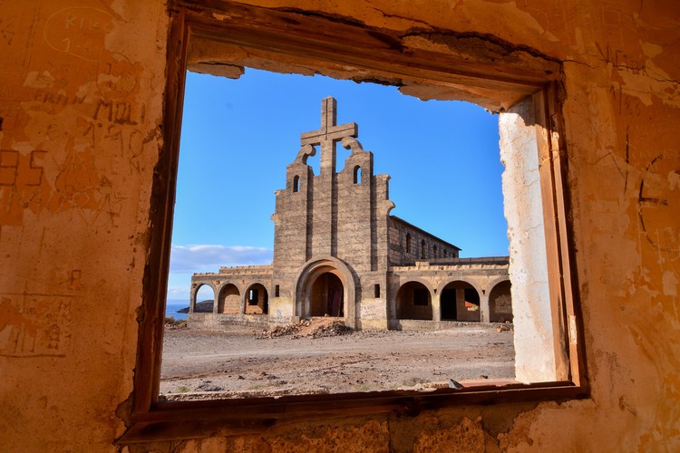 MAJESTATYCZNE. MISTYCZNE. OPUSZCZONE KOŚCIOŁY (35)