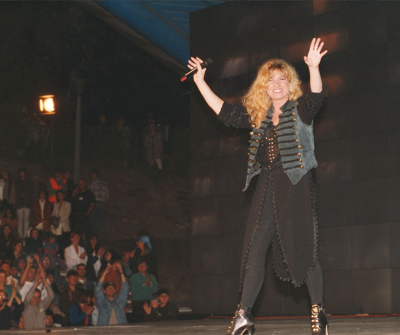 Beata Kozidrak na festiwalu w Opolu w 2000 roku