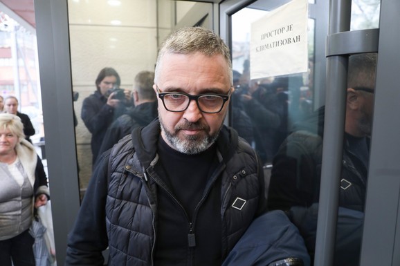 Priveden novinar "Informera", oglasio se Vučićević: "Neverovatne stvari se dešavaju"