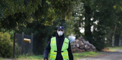 Wieś zanieczyszczona po wielkim pożarze wysypiska