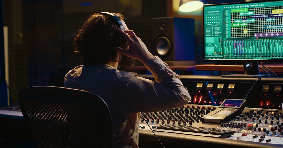 Sezon konferencyjny w pełni, a rąk do pracy brakuje. Kogo szukają firmy i ile można zarobić?