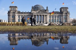 Trwają przedterminowe wybory w Niemczech. Kto je wygra? [SONDAŻ]