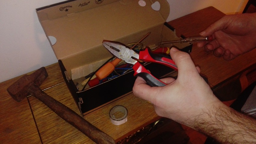 Ovaj Beograđanin zna da popravlja stvari, pa te usluge koristi da dobije besplatne protivusluge od komšija