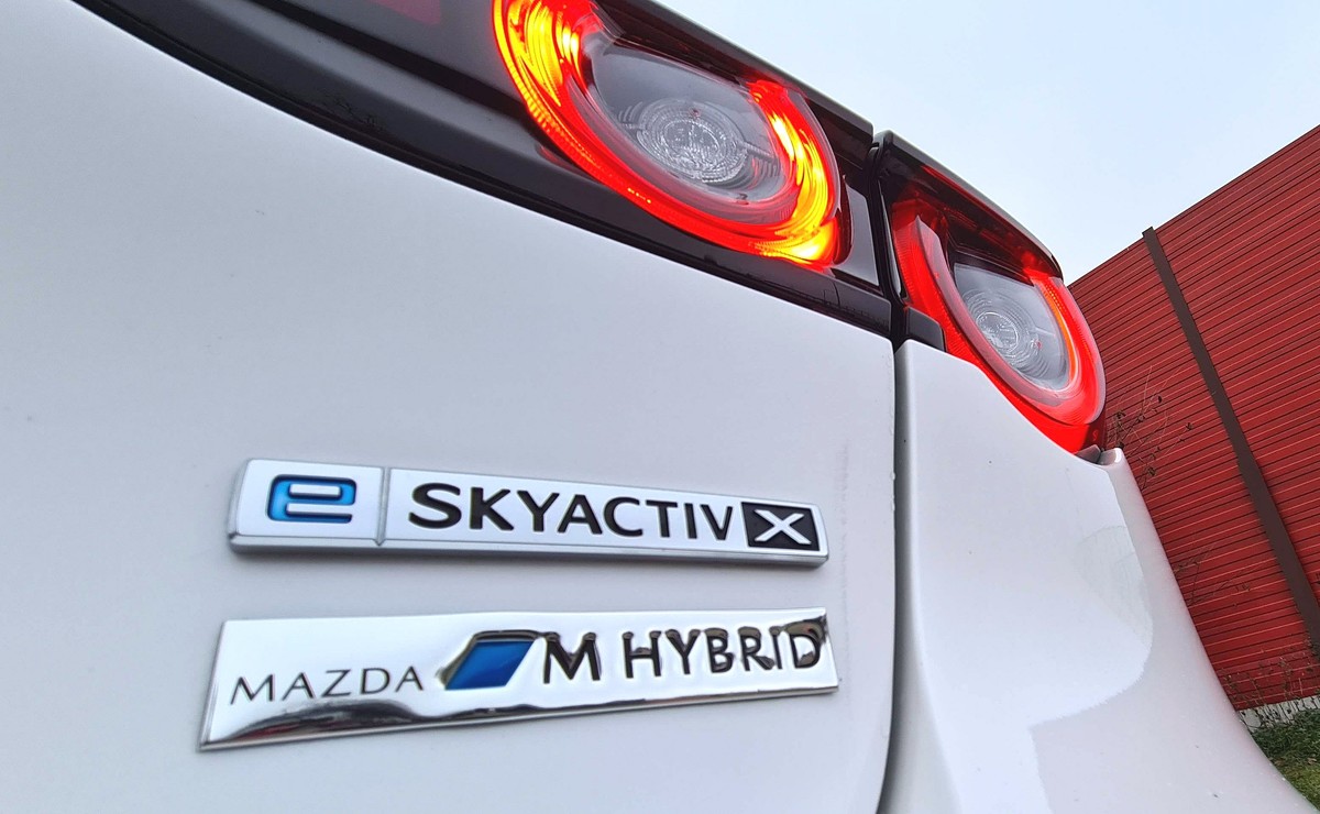 Mazda 3 e-Skyactiv X - 2-litrowy silnik łączy świat benzynowy i diesla